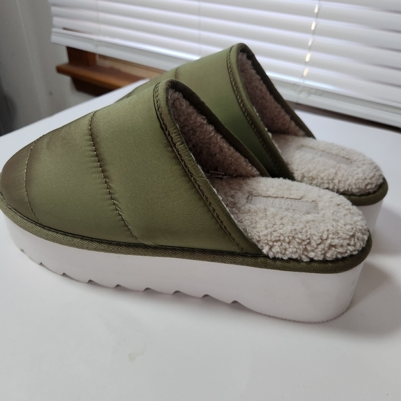 Maeve Hunter Green Puffy Platform Slippers Size Medium 8-9 - Picture 3 of 16